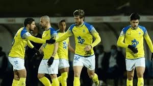 詹姆斯伤缺，湖人击败鹈鹕，豪取7连胜，三巨头34罚惹争议