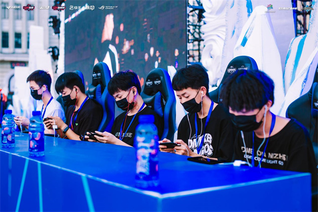 西一个显著 西一个显著